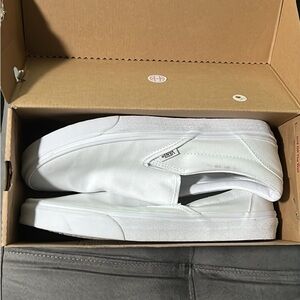 Vans Women's Asher Slip-on Sneaker in White Size 10 